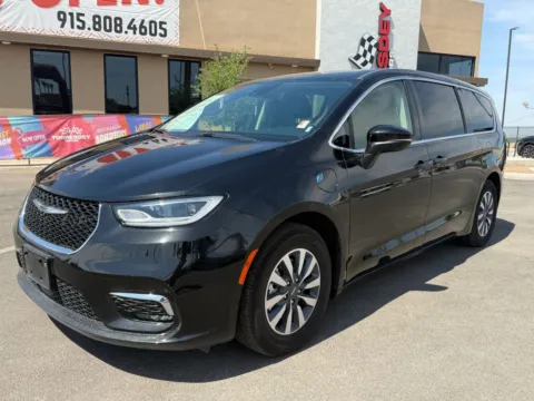 Black 2023 Chrysler Pacifica Hybrid Touring L Van 4D for sale in El Paso, TX