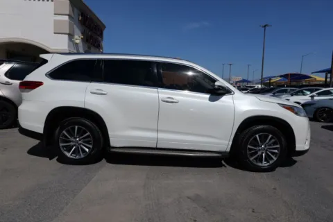 Photos of 2017 Toyota Highlander SE Sport Utility 4D for sale in El Paso, TX at Torresdey Motors Alameda