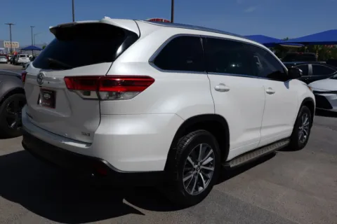 Another view of 2017 Toyota Highlander SE Sport Utility 4D for sale in El Paso, TX at Torresdey Motors Alameda