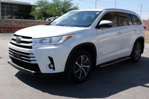 White 2017 Toyota Highlander SE Sport Utility 4D for sale in El Paso, TX
