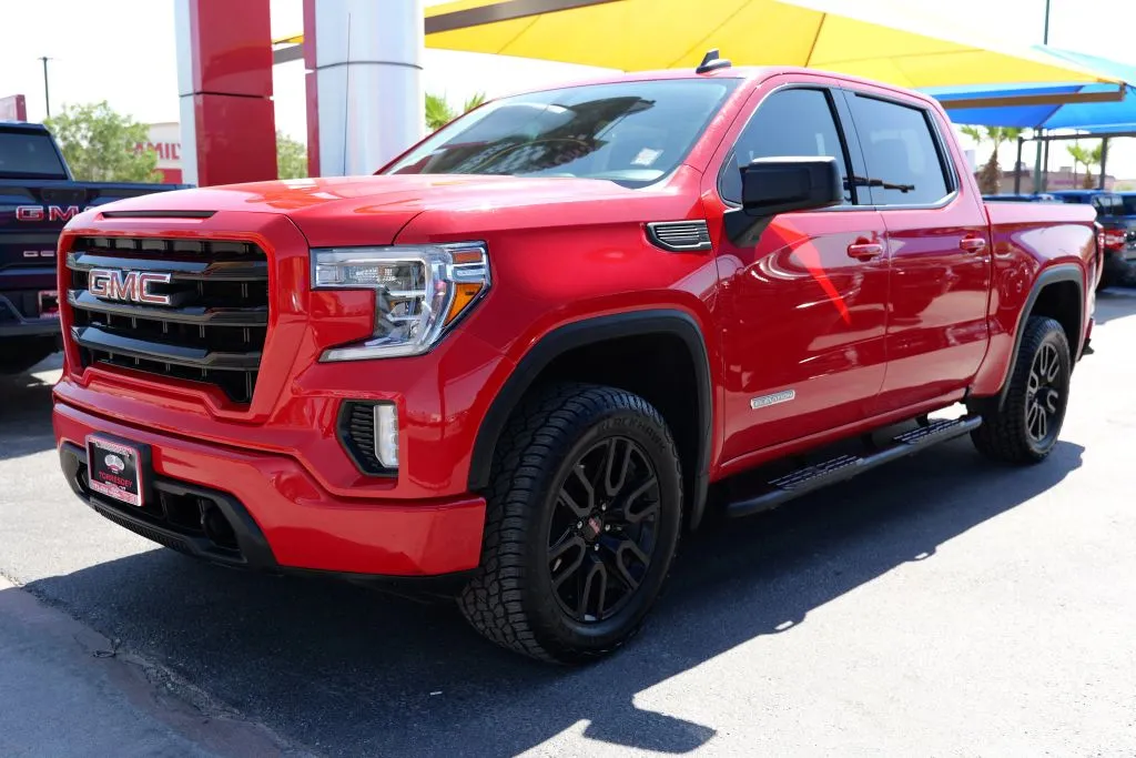 Red 2018 GMC Sierra 1500 Crew Cab SLT Pickup 4D 5 3/4 ft for sale in El Paso, TX
