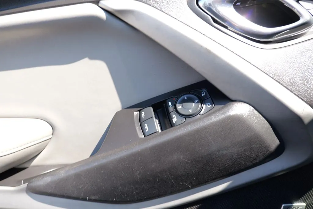 2017 Chevrolet Camaro 2LT - Photo 7