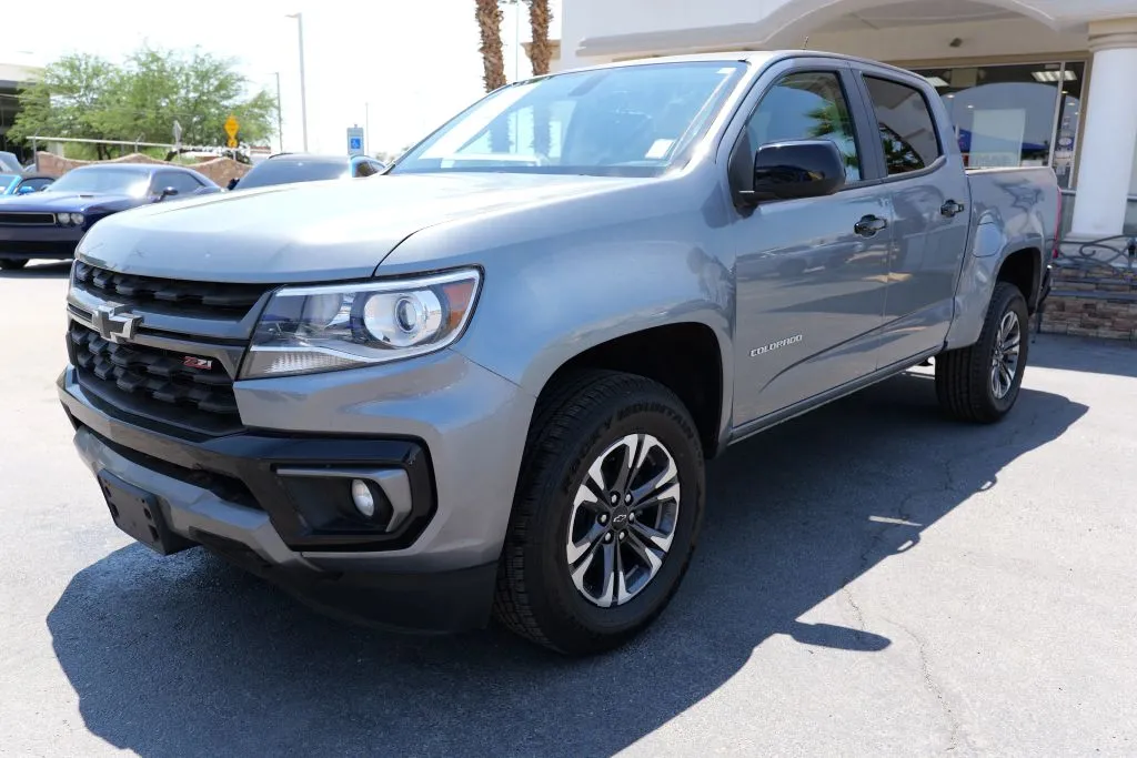Gray 2022 Chevrolet Colorado Crew Cab Z71 Pickup 4D 5 ft for sale in El Paso, TX