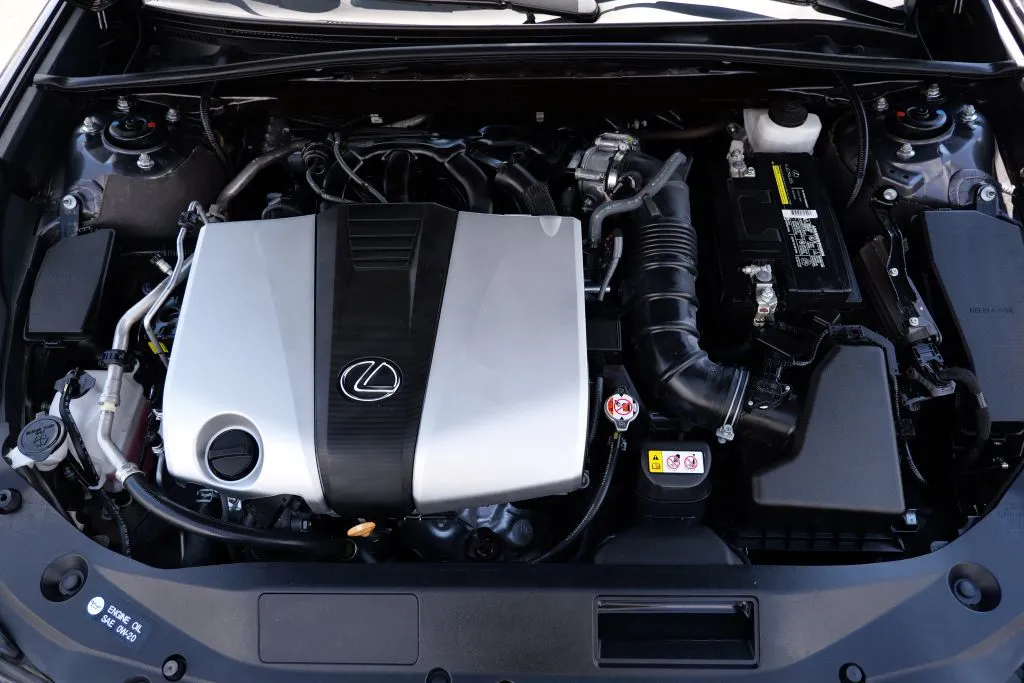 Lexus ES photo 16