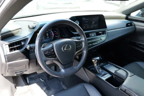 More photos of 2022 Lexus ES 350 Sedan 4D at Torresdey Motors Alameda, TX