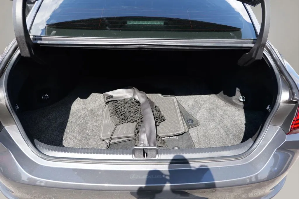 Lexus ES photo 15