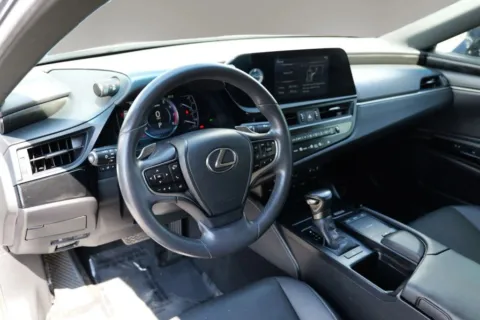 More photos of 2022 Lexus ES 350 Sedan 4D at Torresdey Motors Alameda, TX