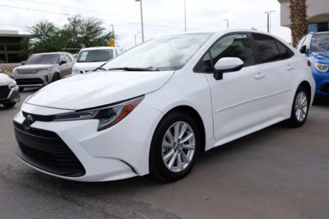 White 2023 Toyota Corolla LE Sedan 4D for sale in El Paso, TX