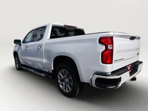 Another view of 2022 Chevrolet Silverado 1500 Limited Crew Cab High Country Pickup 4D 5 3/4 ft for sale in El Paso, TX at Torresdey Motors Alameda