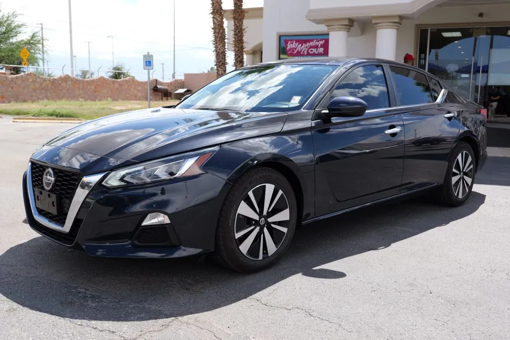 2022 Nissan Altima SV