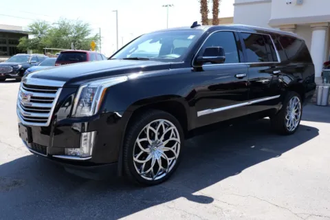 Black 2018 Cadillac Escalade ESV Platinum Sport Utility 4D for sale in El Paso, TX