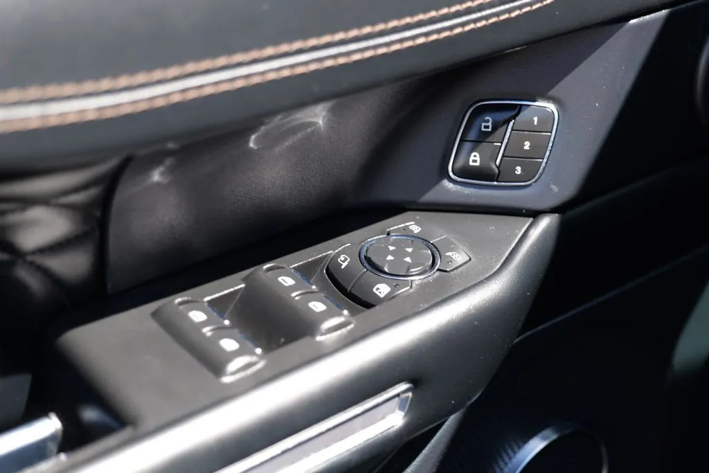 Ford Expedition photo 8