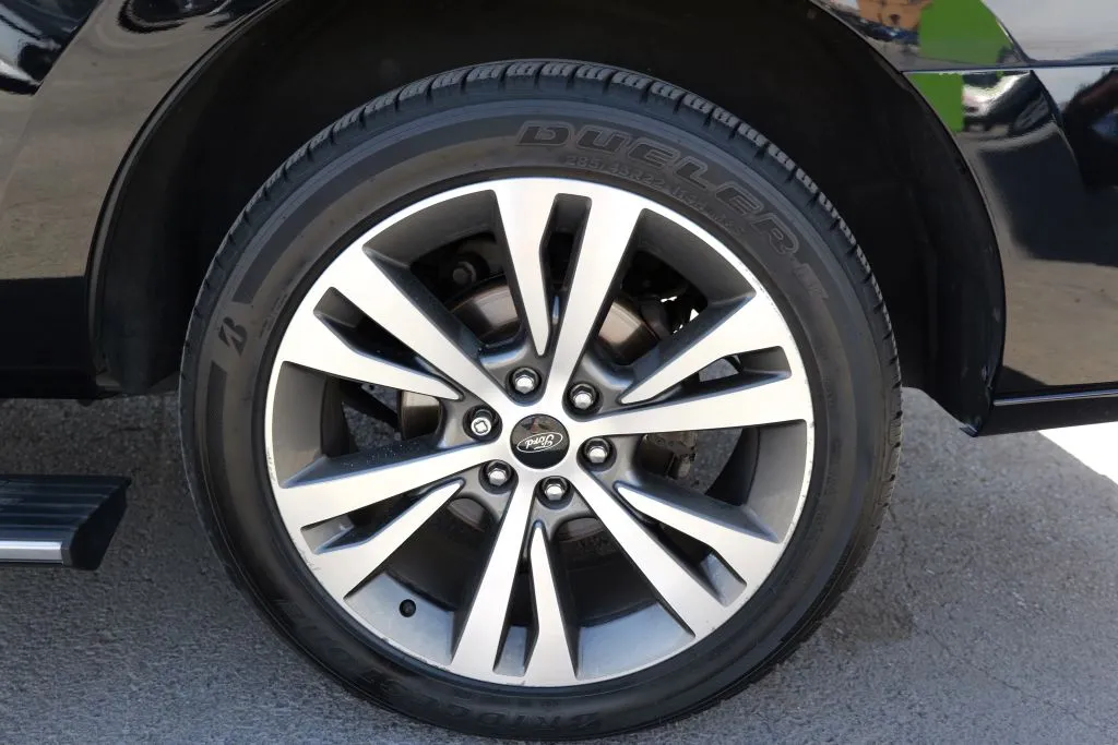 Ford Expedition photo 15