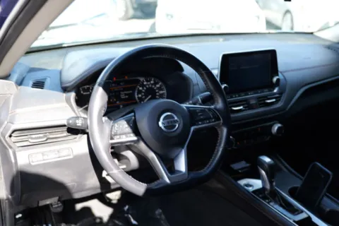 More photos of 2021 Nissan Altima 2.5 SR Sedan 4D at Torresdey Motors Alameda, TX