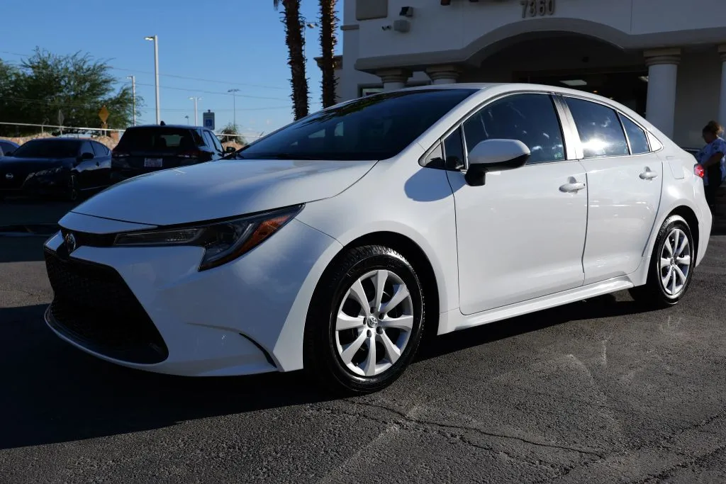 White 2022 Toyota Corolla LE Sedan 4D for sale in El Paso, TX