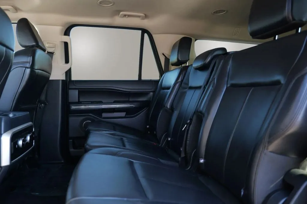 Ford Expedition MAX photo 11