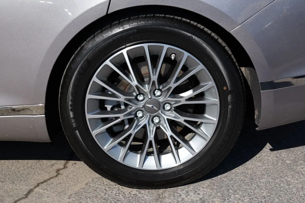 Genesis G80 photo 13