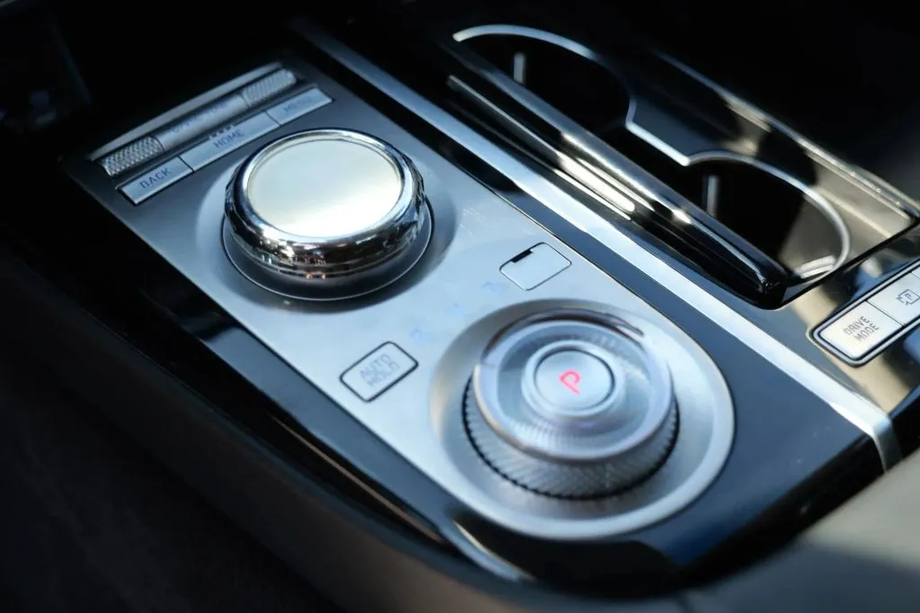 Genesis G80 photo 11