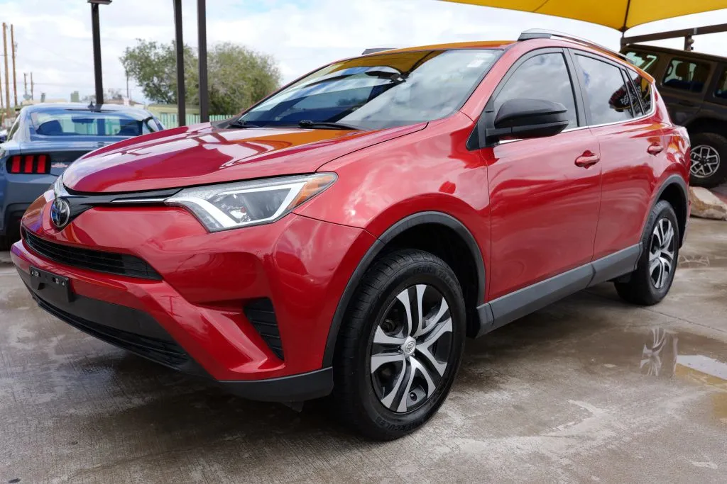 2017 Toyota RAV4 LE Sport Utility 4D