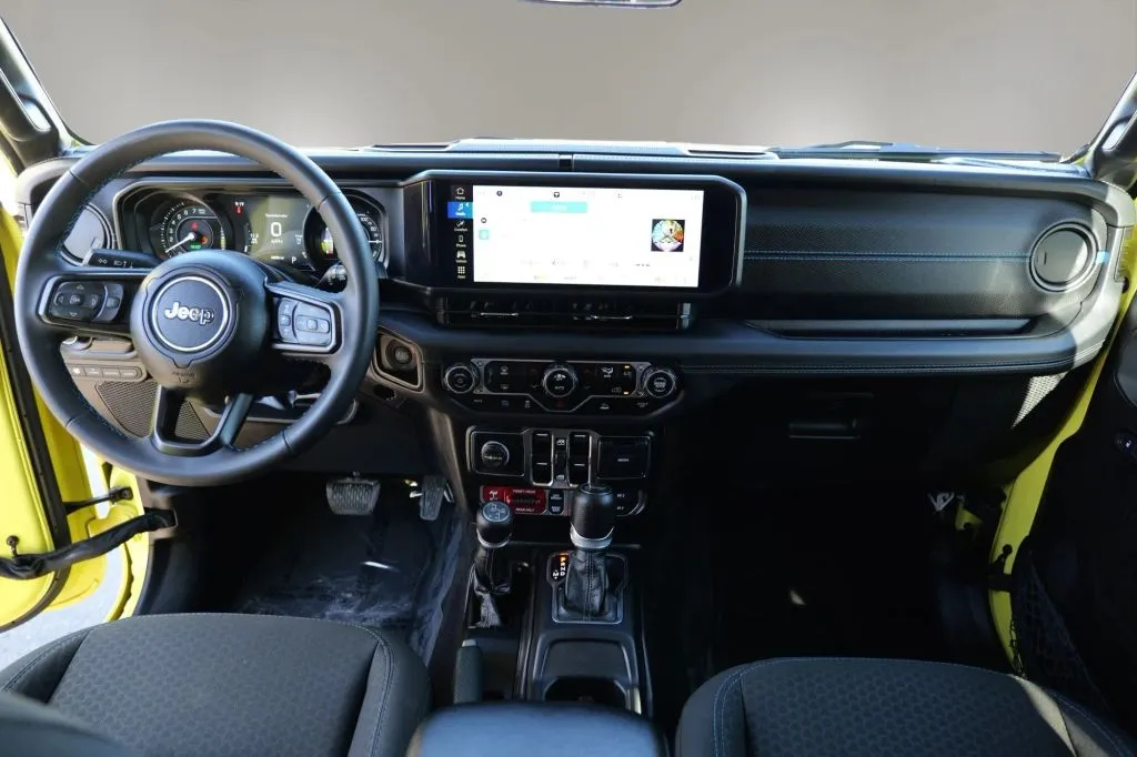 Jeep Wrangler photo 11