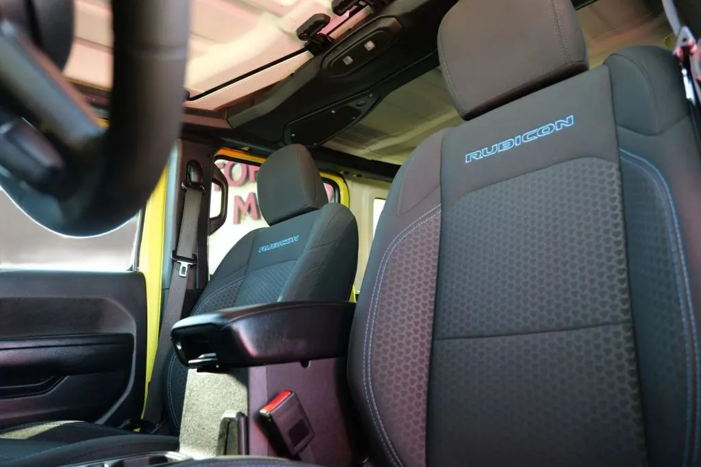 Jeep Wrangler photo 9