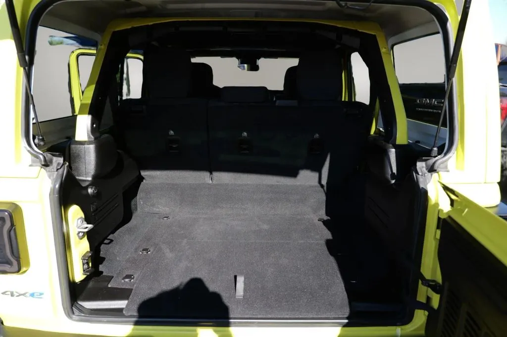 Jeep Wrangler photo 14