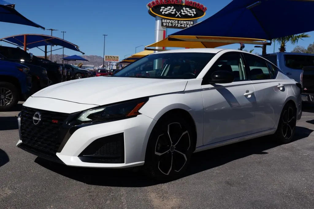White 2024 Nissan Altima 2.5 SR Sedan 4D for sale in El Paso, TX