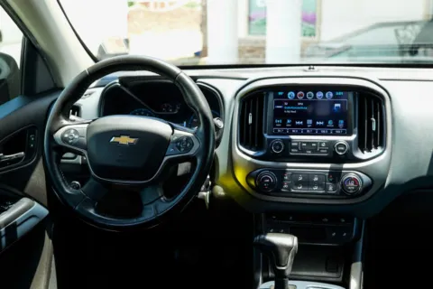 More photos of 2020 Chevrolet Colorado Crew Cab Z71 Pickup 4D 5 ft at Torresdey Motors Alameda, TX