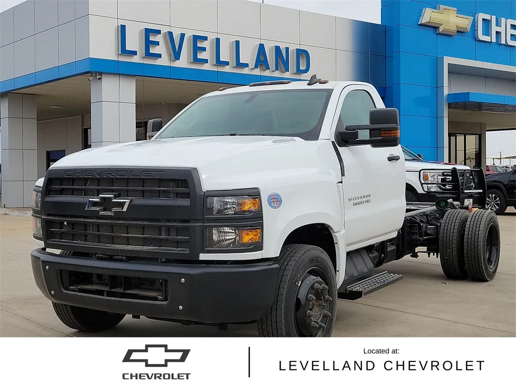 White 2024 Chevrolet Silverado 5500HD Work Truck for sale in Levelland, TX