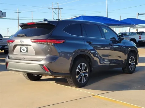 More photos of 2020 Toyota Highlander XLE at Levelland Chevrolet Buick GMC, TX