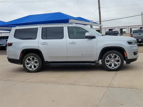 More photos of 2022 Jeep Wagoneer Series II at Levelland Chevrolet Buick GMC, TX