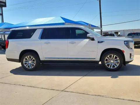 More photos of 2022 GMC Yukon XL SLT at Levelland Chevrolet Buick GMC, TX
