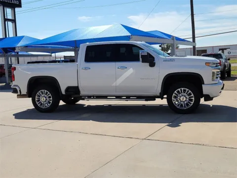 More photos of 2022 Chevrolet Silverado 2500HD High Country at Levelland Chevrolet Buick GMC, TX