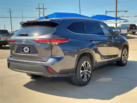 Another view of 2020 Toyota Highlander XLE for sale in Levelland, TX at Levelland Chevrolet Buick GMC