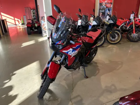 More photos of 2024 Honda Africa Twin DCT at Dell's Honda Powerhouse, MO