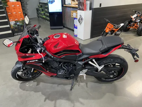 More photos of 2023 Honda CBR650R ABS at Dell's Honda Powerhouse, MO