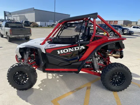 More photos of 2025 HONDA Talon 1000R FOX Live Valve at Dell's Honda Powerhouse, MO