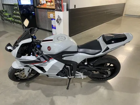 More photos of 2025 HONDA CBR600RR Base at Dell's Honda Powerhouse, MO