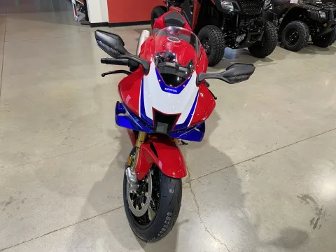 Another view of 2026 Honda CBR1000RR-R Fireblade SP for sale in Grain Valley, MO at Dell's Honda Powerhouse