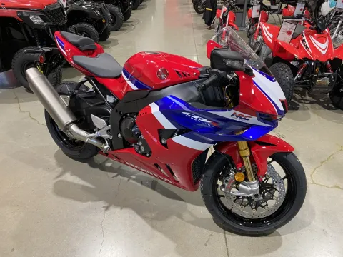 Photos of 2026 Honda CBR1000RR-R Fireblade SP for sale in Grain Valley, MO at Dell's Honda Powerhouse