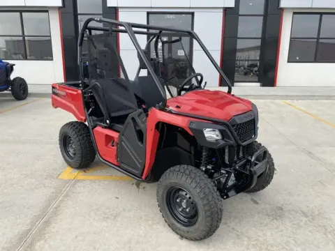 Photos of 2025 Honda Pioneer 520 for sale in Grain Valley, MO at Dell's Honda Powerhouse