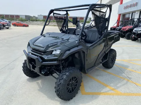 More photos of 2025 Honda Pioneer 1000 Deluxe at Dell's Honda Powerhouse, MO