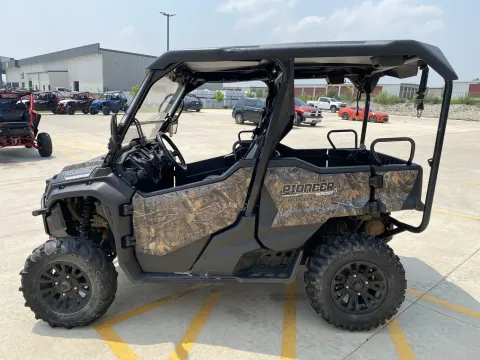 More photos of 2021 Honda Pioneer 1000-5 Deluxe at Dell's Honda Powerhouse, MO