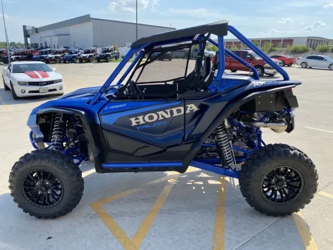 More photos of 2025 Honda Talon 1000R FOX Live Valve at Dell's Honda Powerhouse, MO