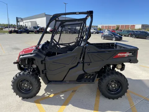 More photos of 2025 Honda Pioneer 1000 at Dell's Honda Powerhouse, MO