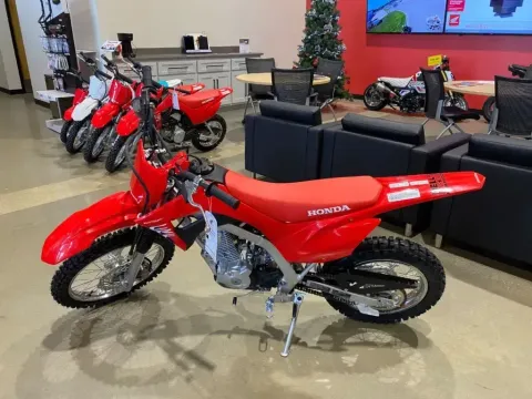 More photos of 2025 Honda CRF 125F at Dell's Honda Powerhouse, MO