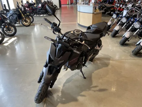 More photos of 2025 Honda CB750 Hornet at Dell's Honda Powerhouse, MO