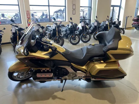 More photos of 2025 Honda Goldwing at Dell's Honda Powerhouse, MO