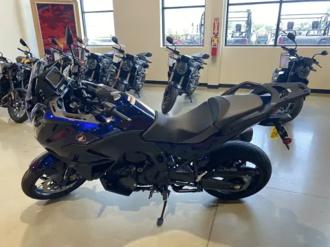More photos of 2025 Honda NT1100 DCT at Dell's Honda Powerhouse, MO
