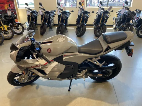 More photos of 2026 Honda CBR600RR ABS at Dell's Honda Powerhouse, MO
